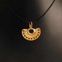 pandantiv-semiluna-argint-decorata-cu-11-cercuri-cultura-tairona